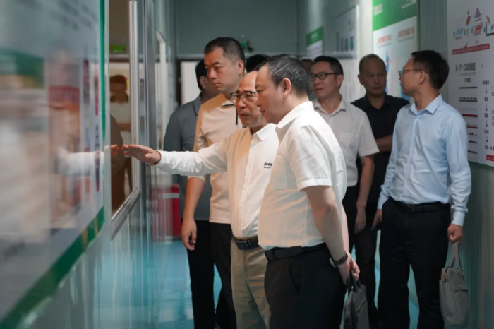 福建省科技厅副厅长黄舒一行到清源创新实验室调研